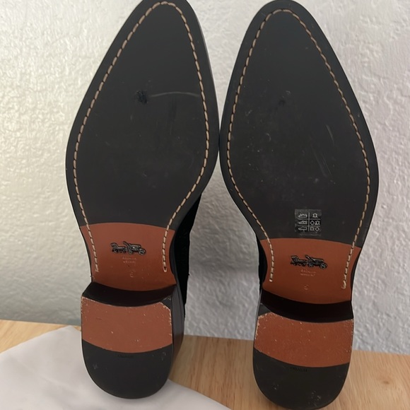 Coach ankle boot. Black suede size 5B. Floral cutouts stitching - Picture 7 of 9